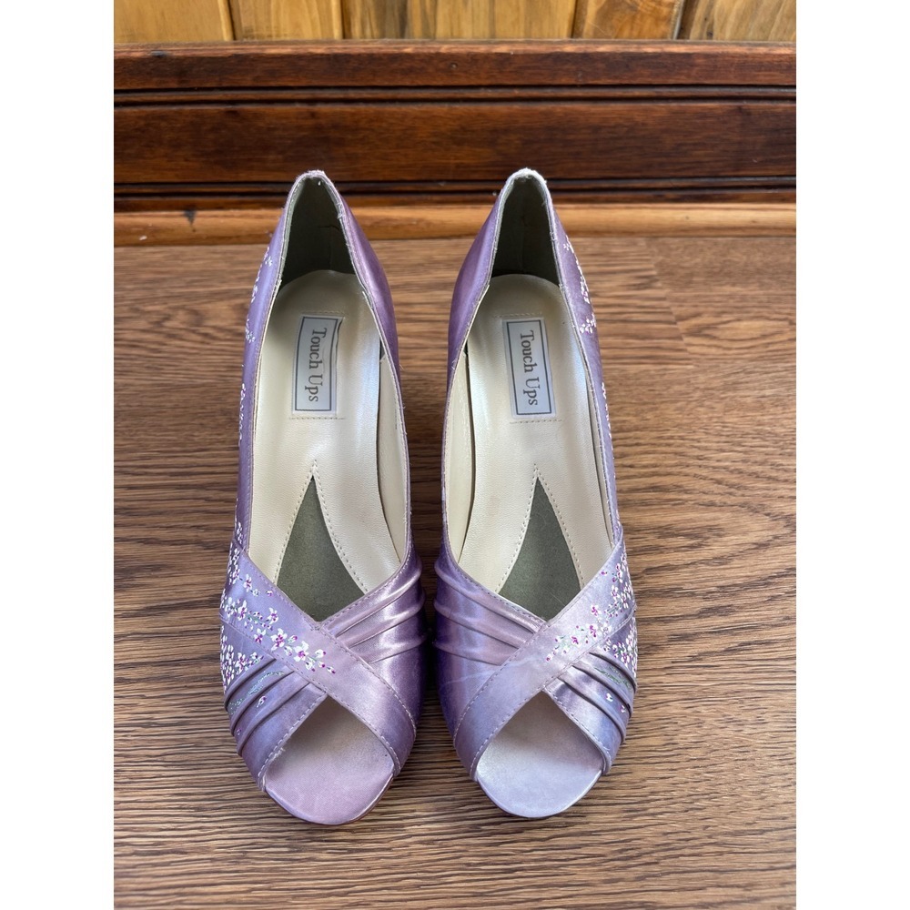 Touch Ups Peep Toe Pumps Women 9.5W Lavender Good Floral Detail Satin Heels